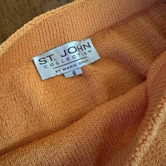 Chic & Vibrant: St. John Collection Orange Boucle Pencil Skirt - Size 8 - Picture 4 of 4
